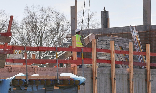 Bauarbeiter auf Baustelle (Archiv)
