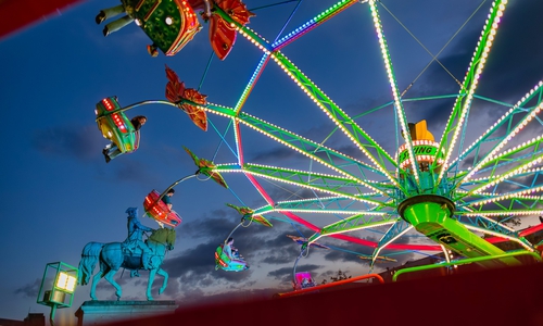 Das stadtsommervergnügen lädt mit Fahrgeschäften, Spielständen und Imbissangeboten vom 28. August bis zum 6. September in die Braunschweiger Innenstadt ein. 