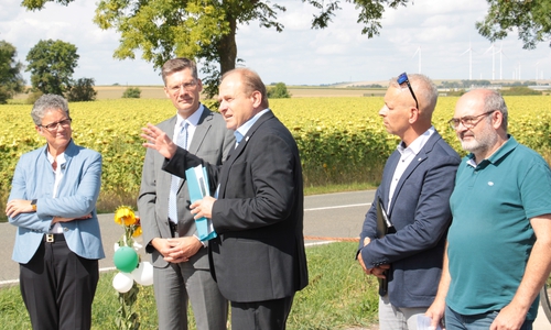 Lydia Hüskens, Ministerin für Infrastruktur und Digitales des Landes Sachsen-Anhalt, Christian Hirte (PSt Bundesministerium für Verkehr) Landrat Gerhard Radeck (LK Helmstedt), Bürgermeister Marcel Winkel (Gemeinde Huy) Sven Volkers (LK Wolfenbüttel)