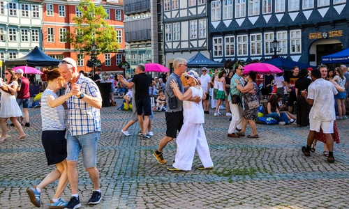 Der Stadtmarkt verwandelt sich wieder in eine große Tanzfläche.
