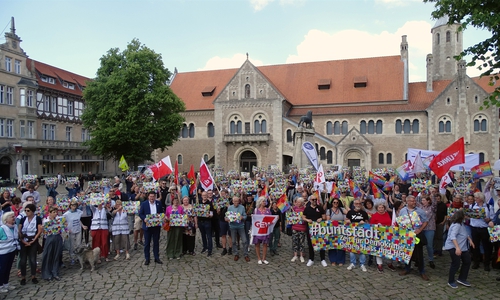Archivfoto: #buntstadt -Kundgebung auf dem Burgplatz zu m 75. Jahrestag des Grundgesetzes am 23. Mai 2024.