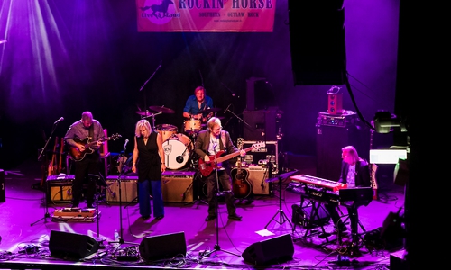 Die Groove Sharks sind die neue Band von Jan-Heie Erchinger und Eddi Filipp.