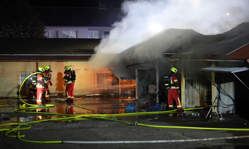 Große Herausforderung für die Feuerwehr: Eine Gasflasche beschäftigte die Einsatzkräfte stundenlang.
