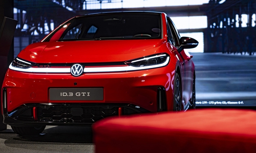 Auf den ersten Blick als GTI erkennbar: Das neue ID.3-Topmodell steht in der Tradition von fünf Jahrzehnten GTI-Geschichte.