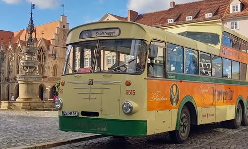 Im historischen Büssing-Bus geht es durch Braunschweig.