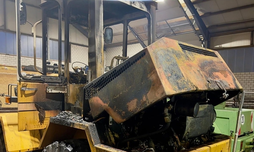 Radlader brennt in Maschinenhalle (Archiv)
