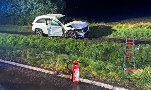 Die Feuerwehr hatte Hinweise auf ein mögliches drittes Unfallopfer.
