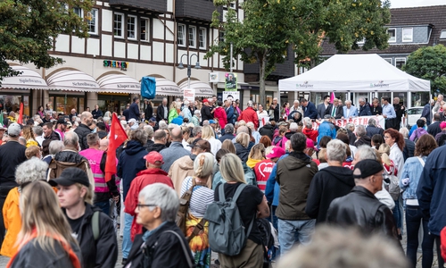 Am Montag fand eine Demo für den Erhalt des Elisabeth Krankenhauses statt.