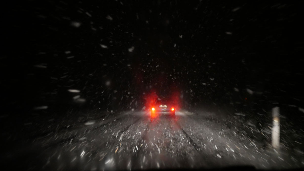 Eisige-Herausforderung-Der-Winterdienst-am-Kreuzberg