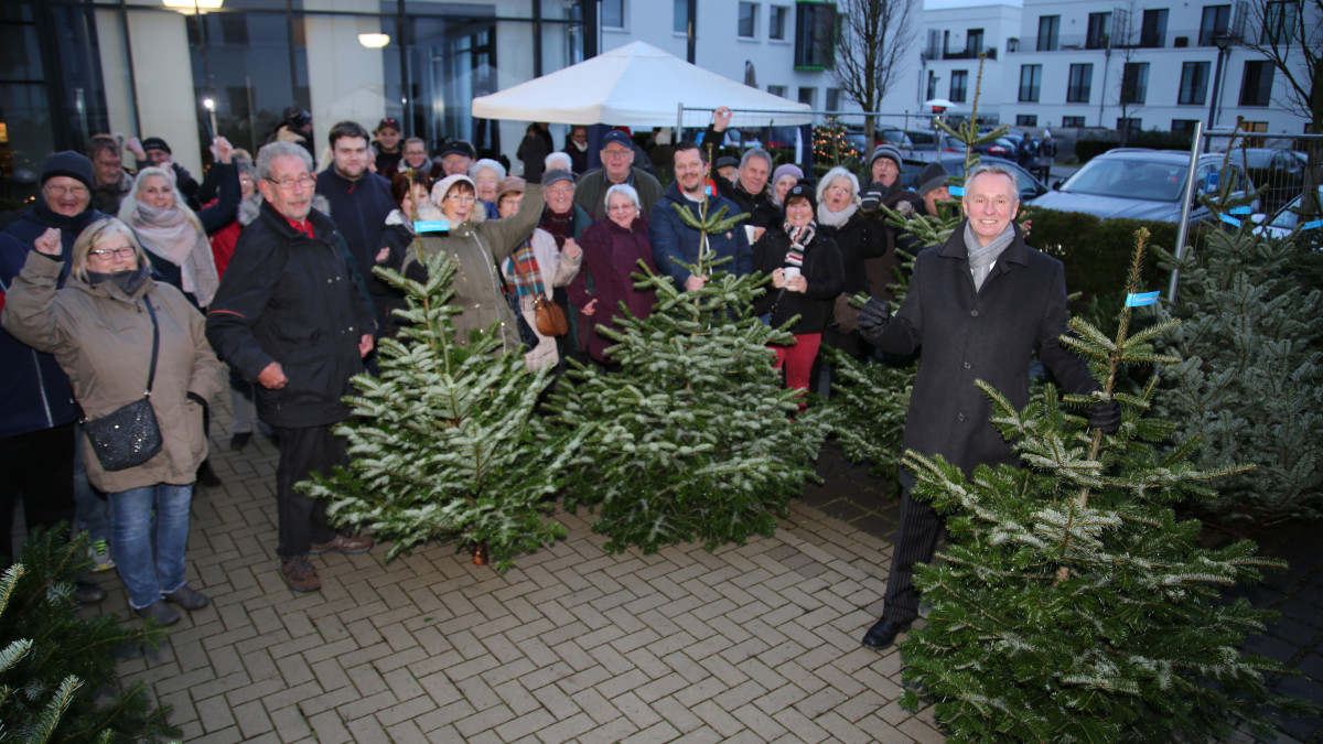 WeihnachtsbaumAktion 150 Nordmanntannen erlost regionalHeute.de