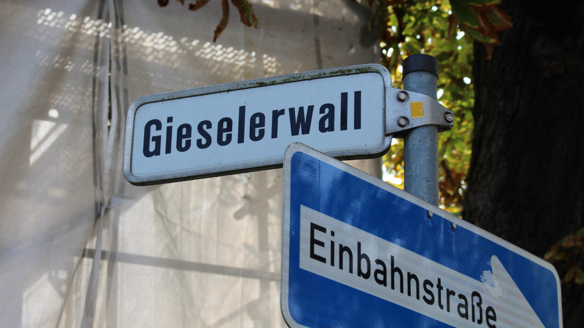 Geschichte-mit-einem-Klick-Stra-ennamen-im-Geoportal-entdecken