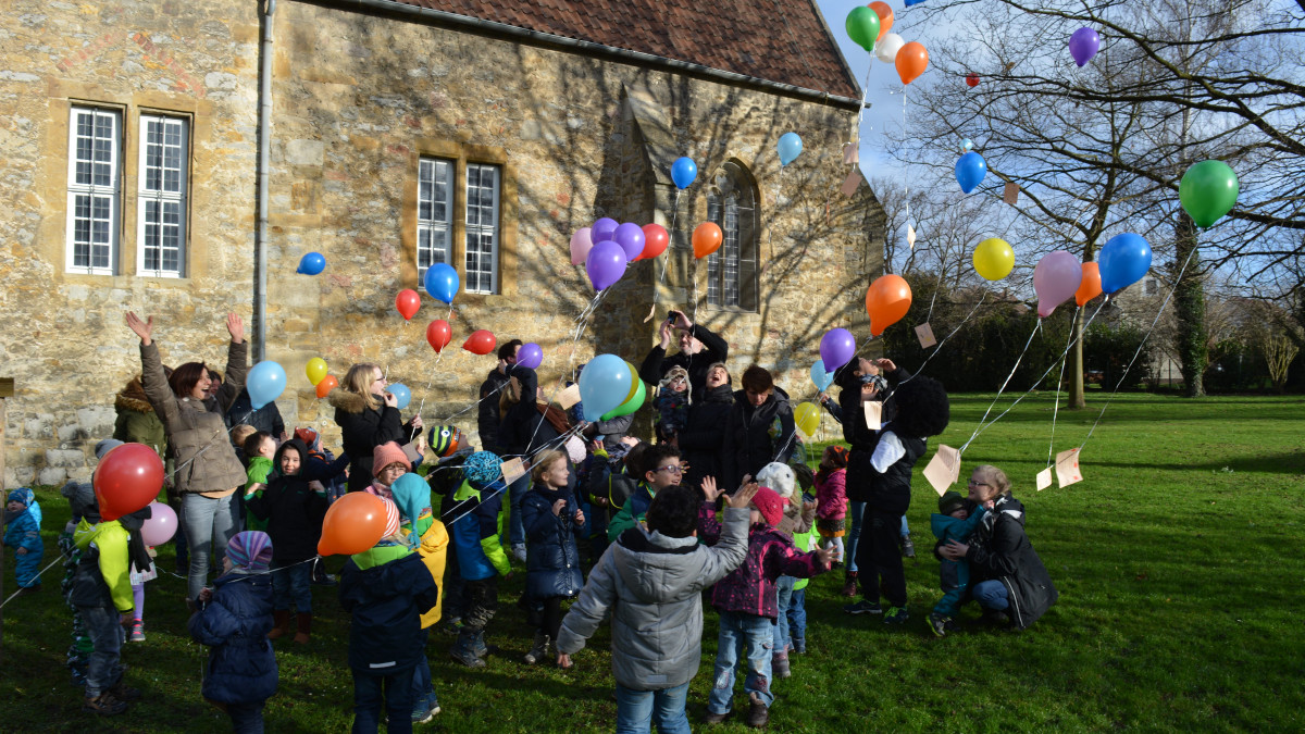 Bunt wie ein Regenbogen – Kindergarten Gadenstedt feiert Jubiläum