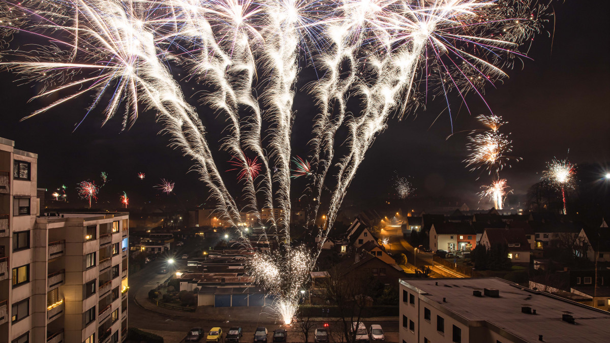 Silvester 2021: Bund Und Länder Beschließen Feuerwerksverbot ...