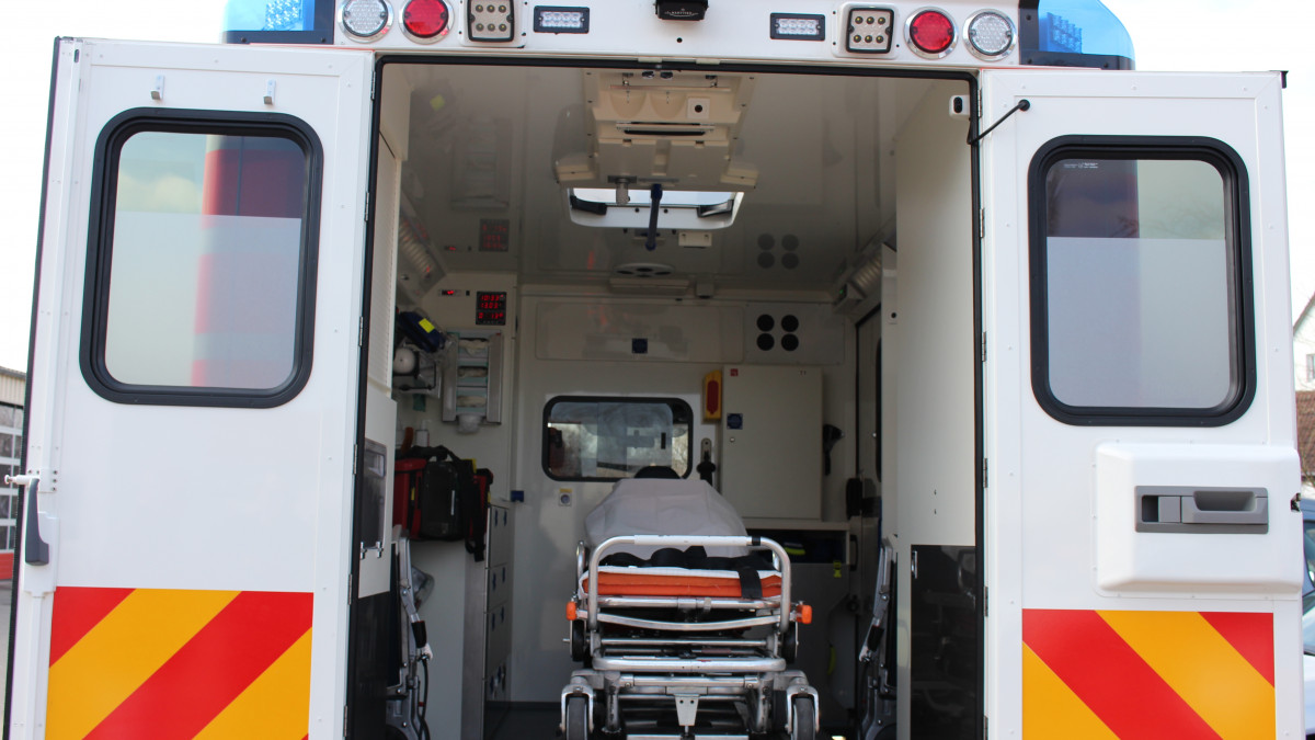 Rennradfahrer-st-rzt-und-wird-lebensgef-hrlich-verletzt