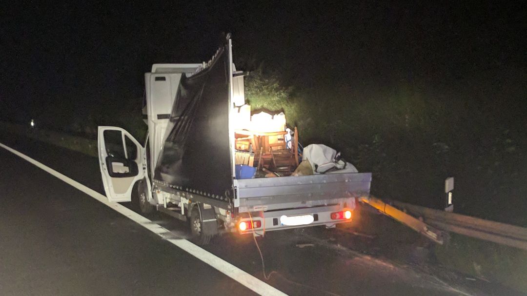 A2: Laster Kollidieren, Lacke Fließen Auf Die Fahrbahn | RegionalHeute.de