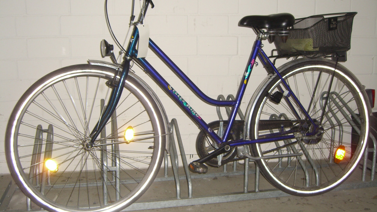 Wem gehort das blaue Damenrad? | regionalHeute.de