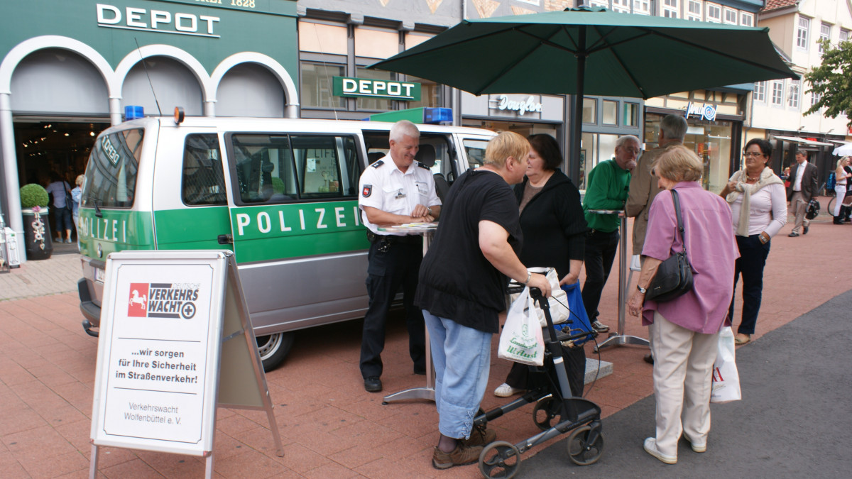 Polizei Und Verkehrswacht: Nah Am Bürger | RegionalHeute.de