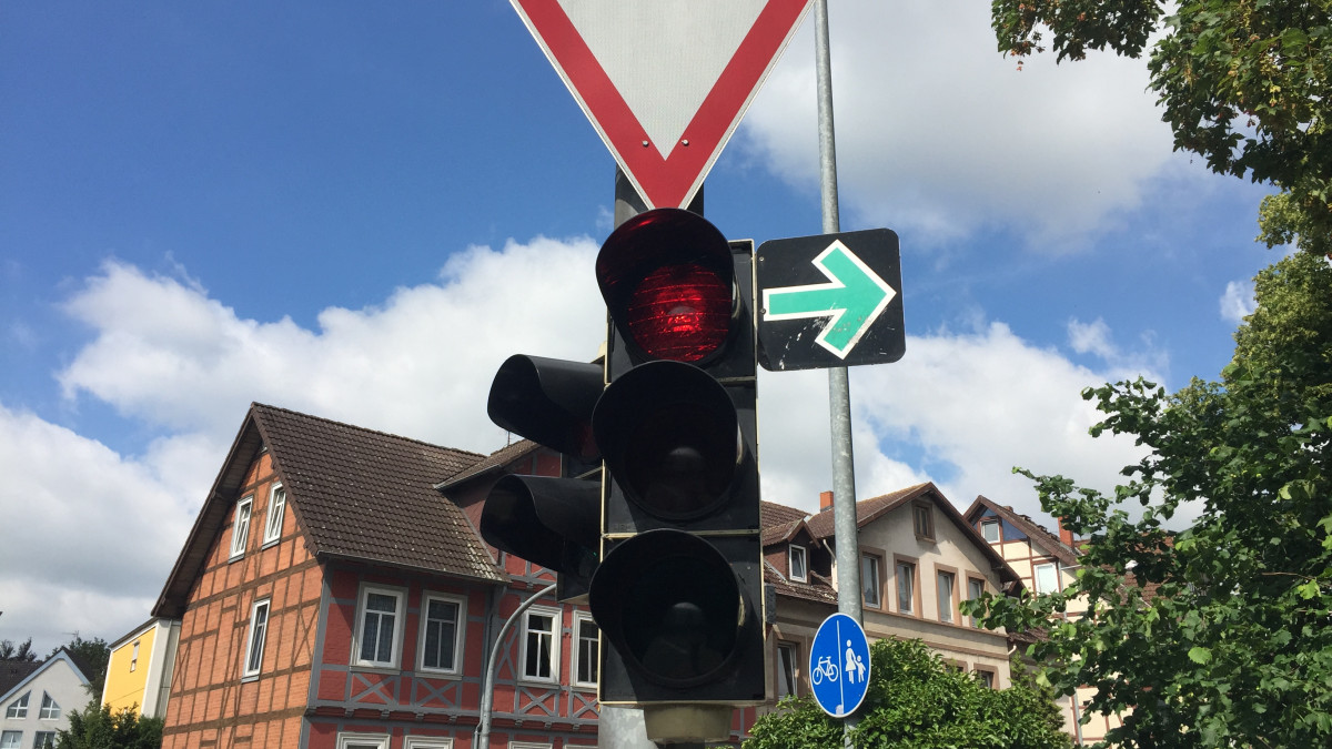 Gr-npfeil-f-r-R-der-Stadt-will-Konfliktsituationen-entsch-rfen