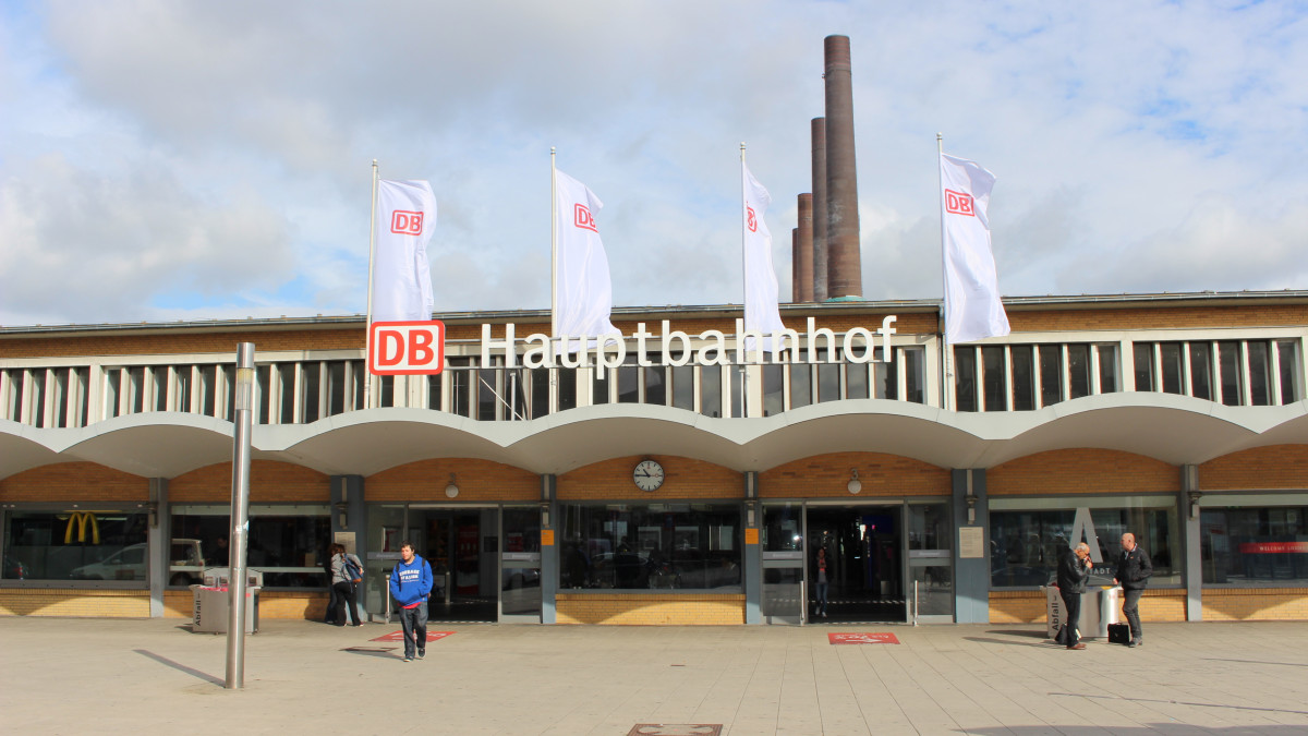 Mann-22-greift-mehrere-Frauen-am-Hauptbahnhof-an