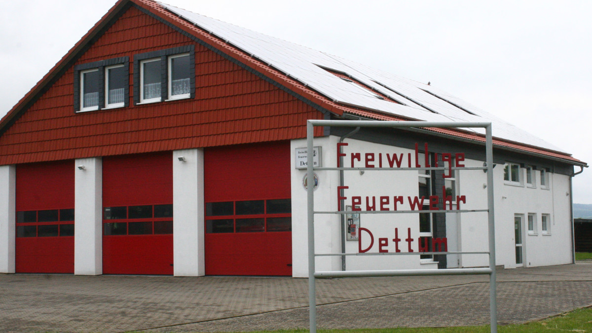 Gäste willkommen Feuerwehr Dettum schaut FußballWM regionalHeute.de