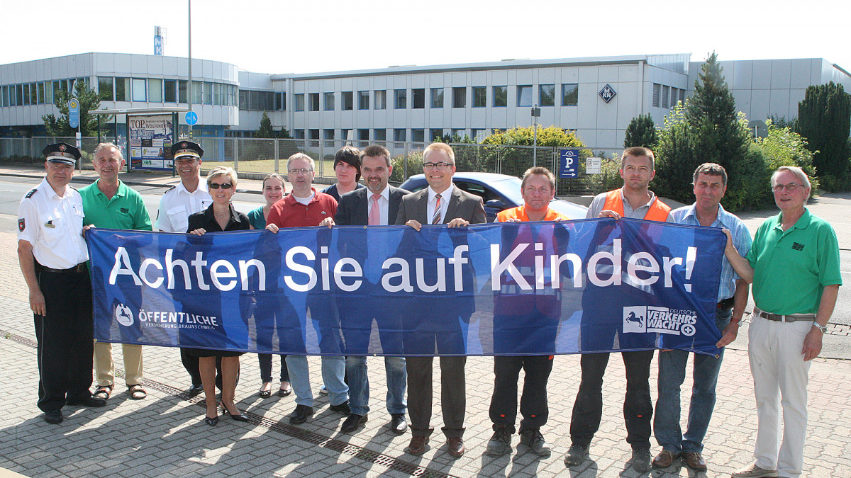 Das Machen Schulkinder Im Sommer 94 Banner aufgehängt: Schulkinder sind wieder unterwegs | regionalHeute.de