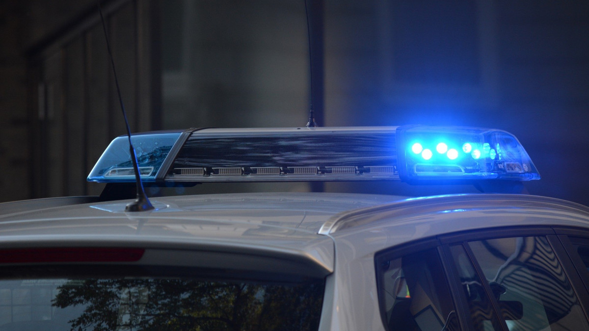 Verkehrsunfall-bei-Wittmar-Auto-landet-in-Rapsfeld