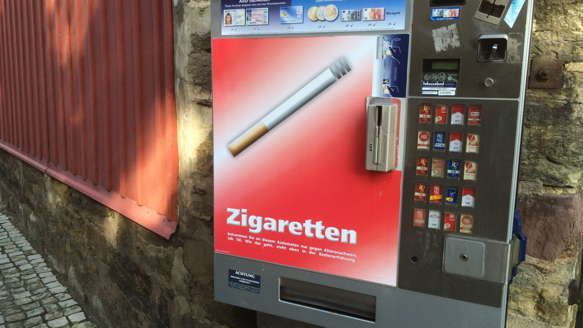 Zigarettenautomat-gesprengt-Geld-und-Ware-gestohlen
