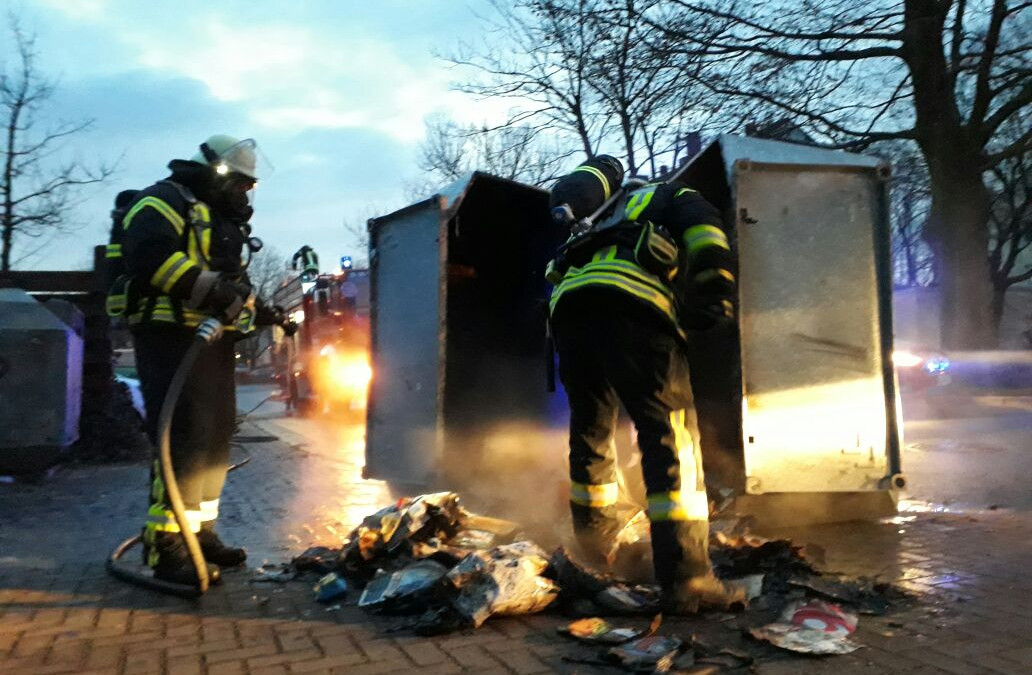 Einsatz In Den Morgenstunden: Erneut Brannte Container | RegionalHeute.de