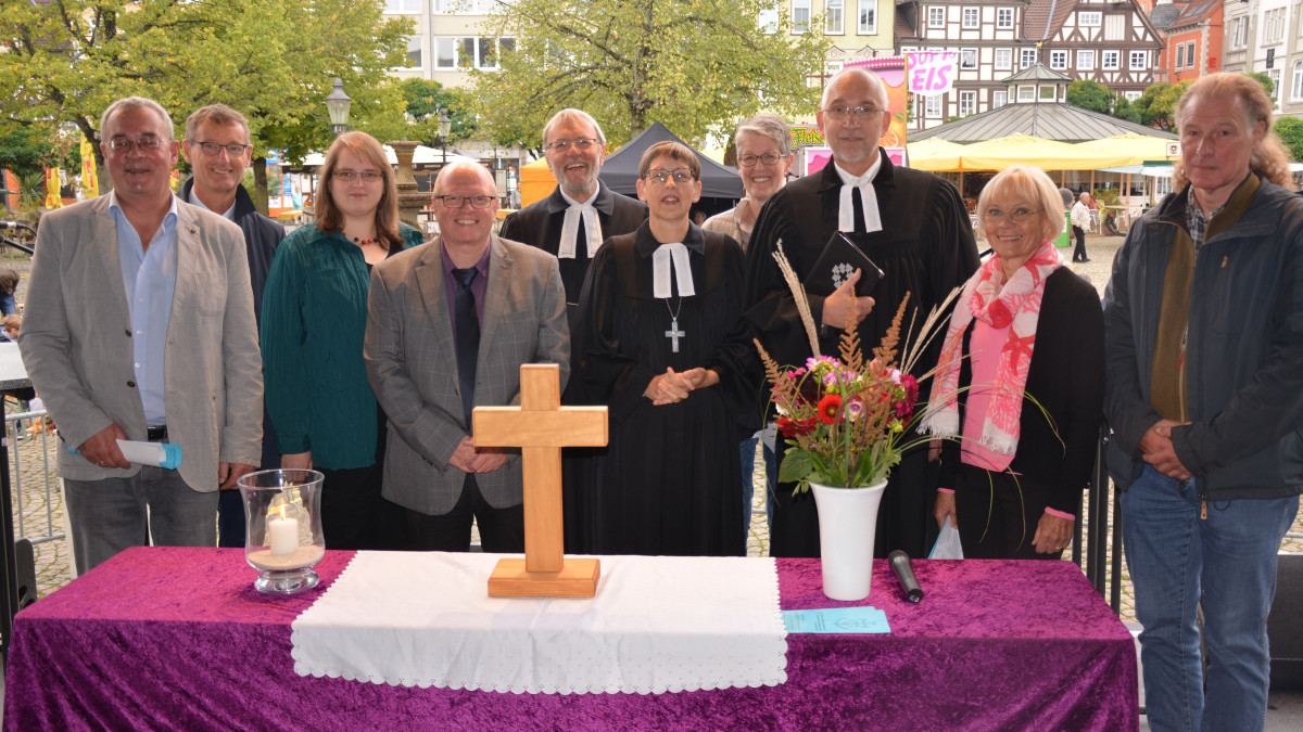 Mehr Als 250 Besucher Gottesdienst Auf Dem Marktplatz Regionalheutede 