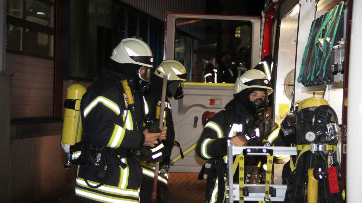 Drei Feuerwehren Proben Den Ernstfall | RegionalHeute.de