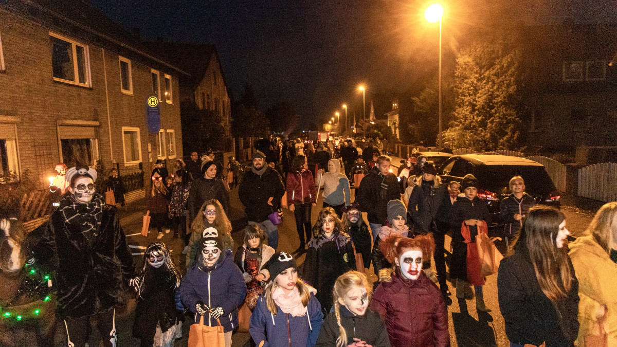 Über hundert Teilnehmer am HalloweenUmzug in Salder regionalHeute.de