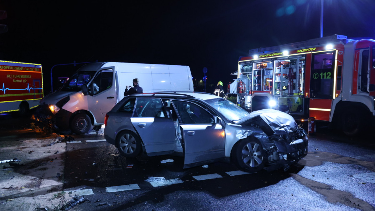 Nach Schweren Unfällen: Kreuzung An Der Eisenhüttenstraße In Salzgitter ...