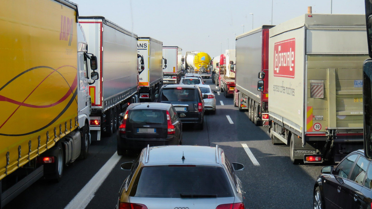 Warnung-f-r-das-Wochenende-Herbstferienstart-sorgt-f-r-Staus