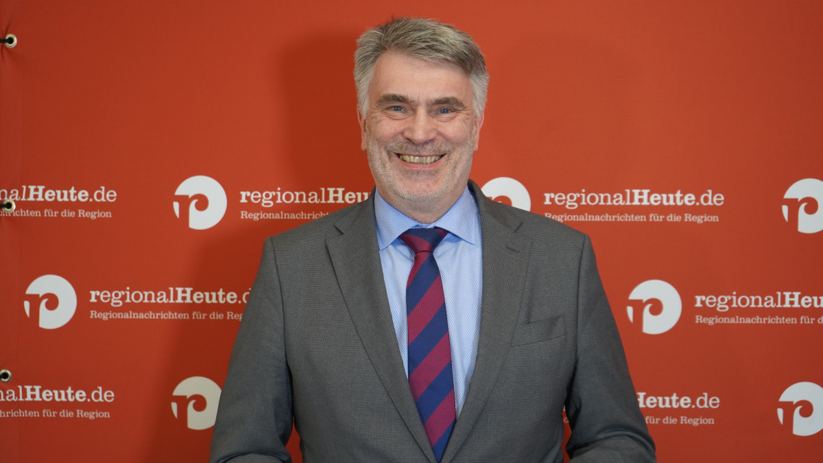 Der Peiner Landratskandidat Henning Heiß regionalHeute.de