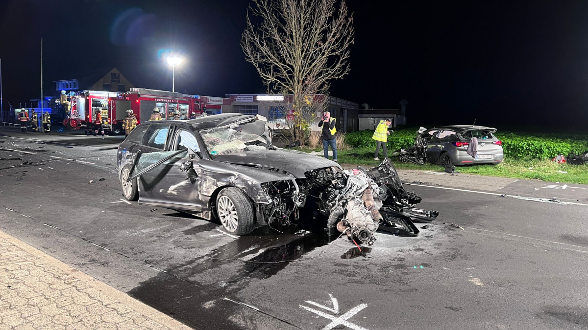 B4: Ein Toter Und Zwei Lebensgefährlich Verletzte Bei Frontal-Crash ...