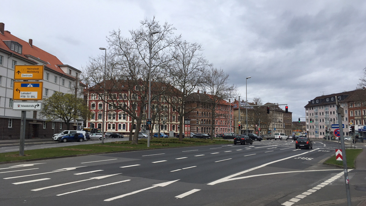 Trotz-R-ckstau-An-dieser-Kreuzung-bleibt-die-Ampelschaltung-wie-sie-ist