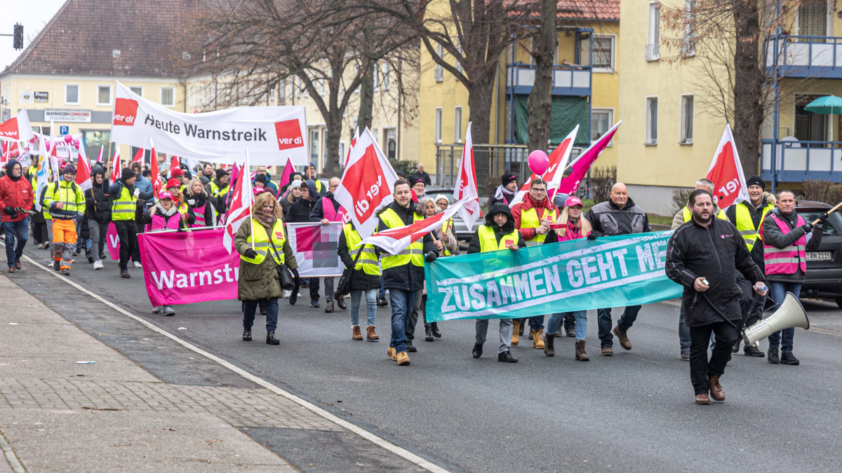 Streik Im Öffentlichen Dienst Hunderte Arbeitnehmer Protestieren Regionalheutede 0201