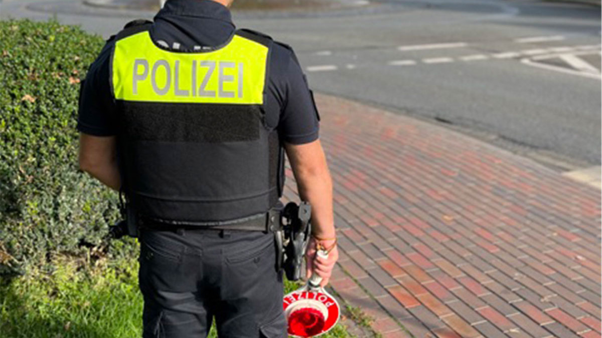Die Grosten Ablenkungsmanover Im Strasenverkehr Was Lenkt Sie Wahrend Der Fahrt Stark Ab
