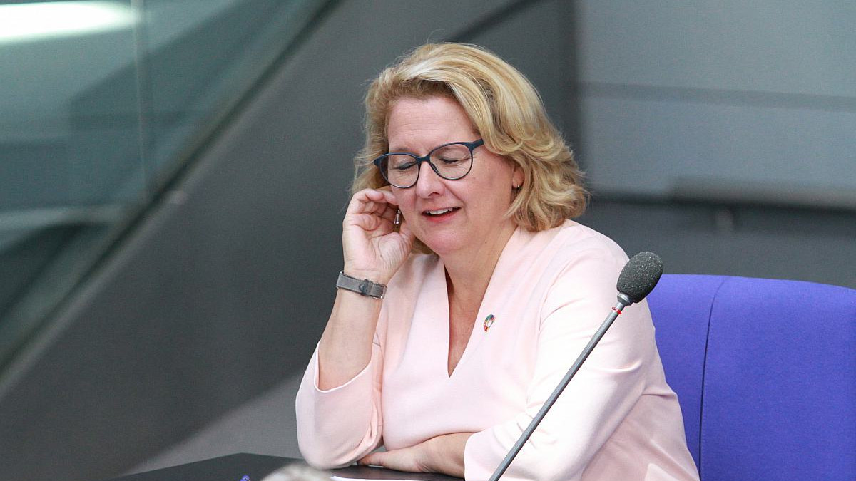 Schulze verteidigt Delegationsgröße bei Weltklimakonferenz