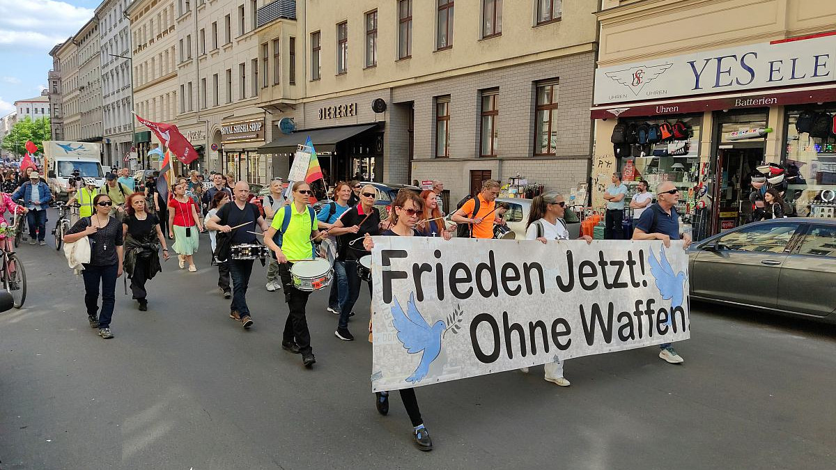 Umfrage: Deutsche Bezüglich Waffenlieferungen Gespalten | RegionalHeute.de