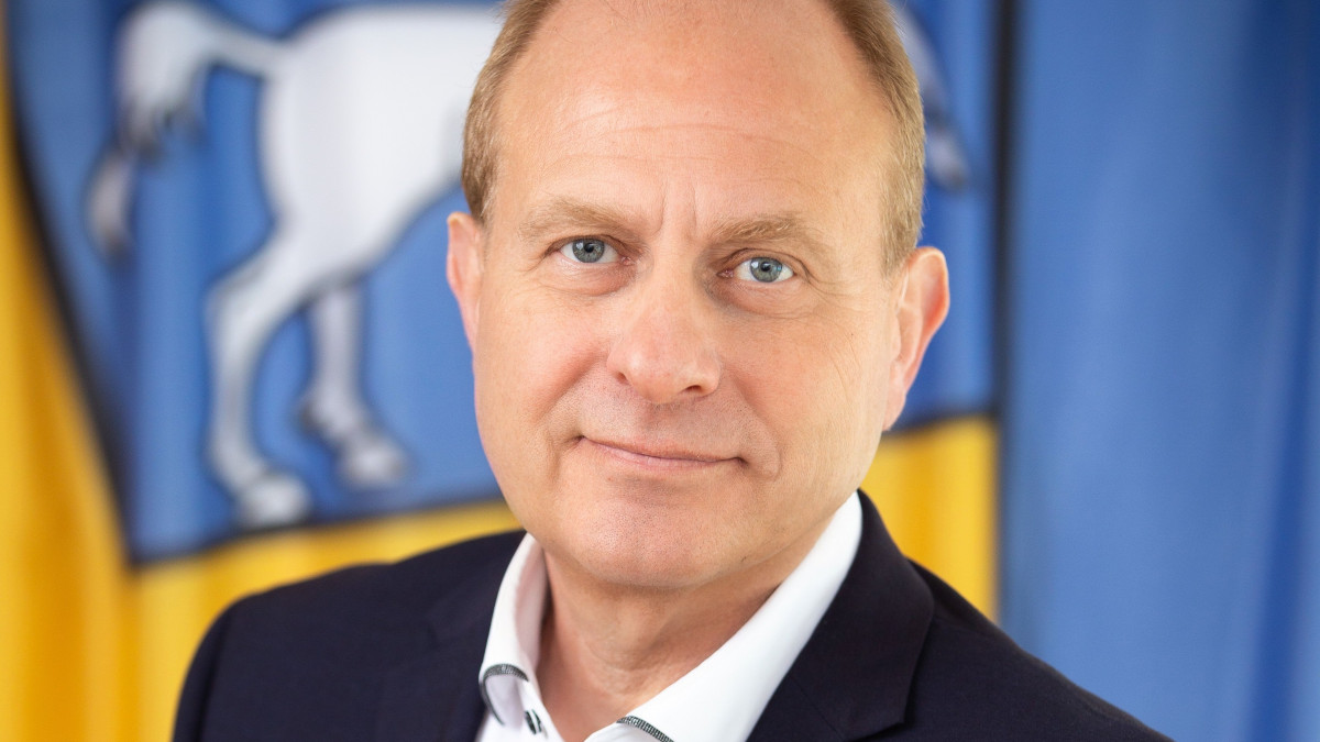 Helmstedt: Landrat Radeck sendet Weihnachtsgrüße | regionalHeute.de