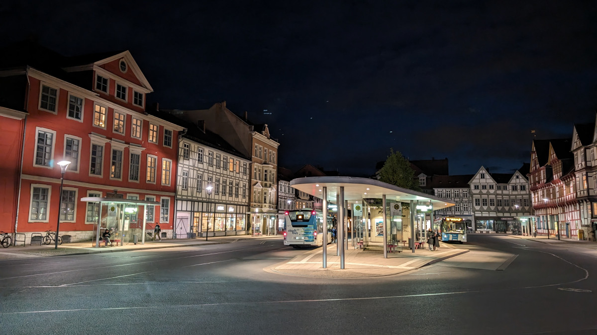 Frau-aus-Fenster-gesto-en-Br-der-wegen-versuchten-Mordes-angeklagt