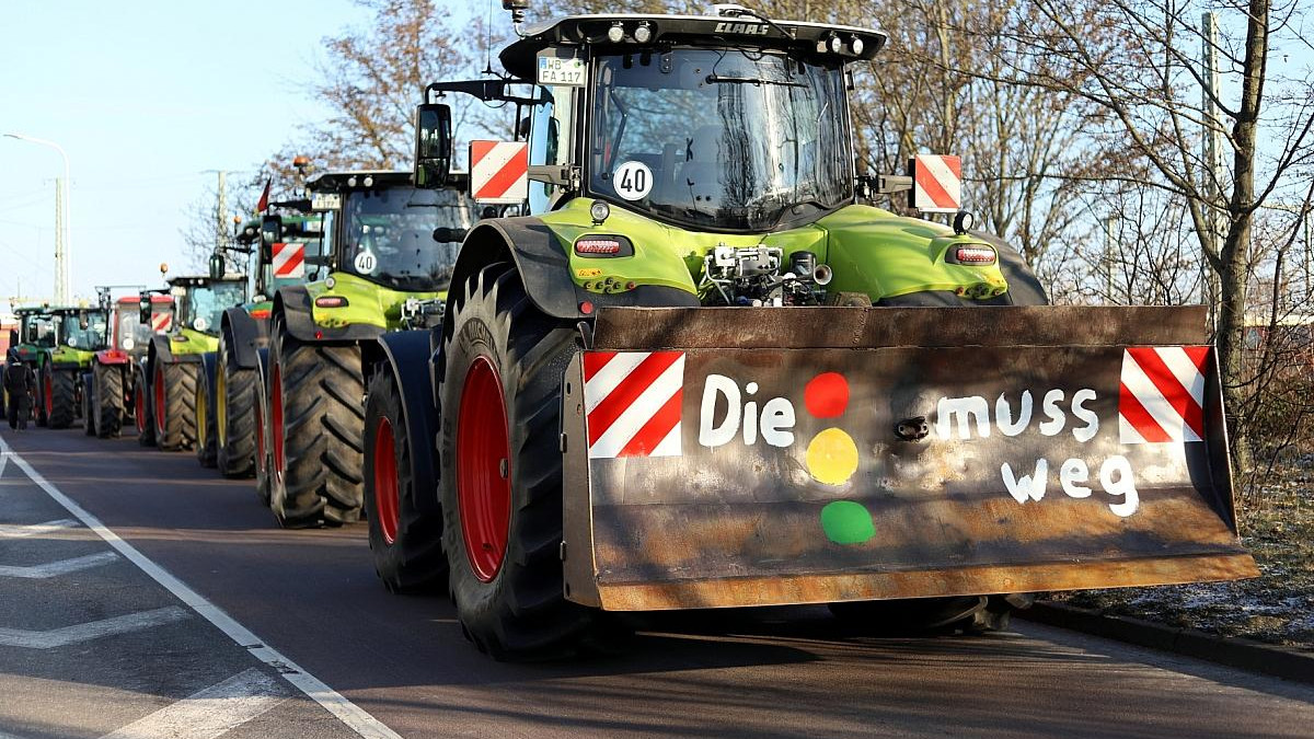 Proteste-auf-der-A2-Bauern-b-en-f-r-Blockade