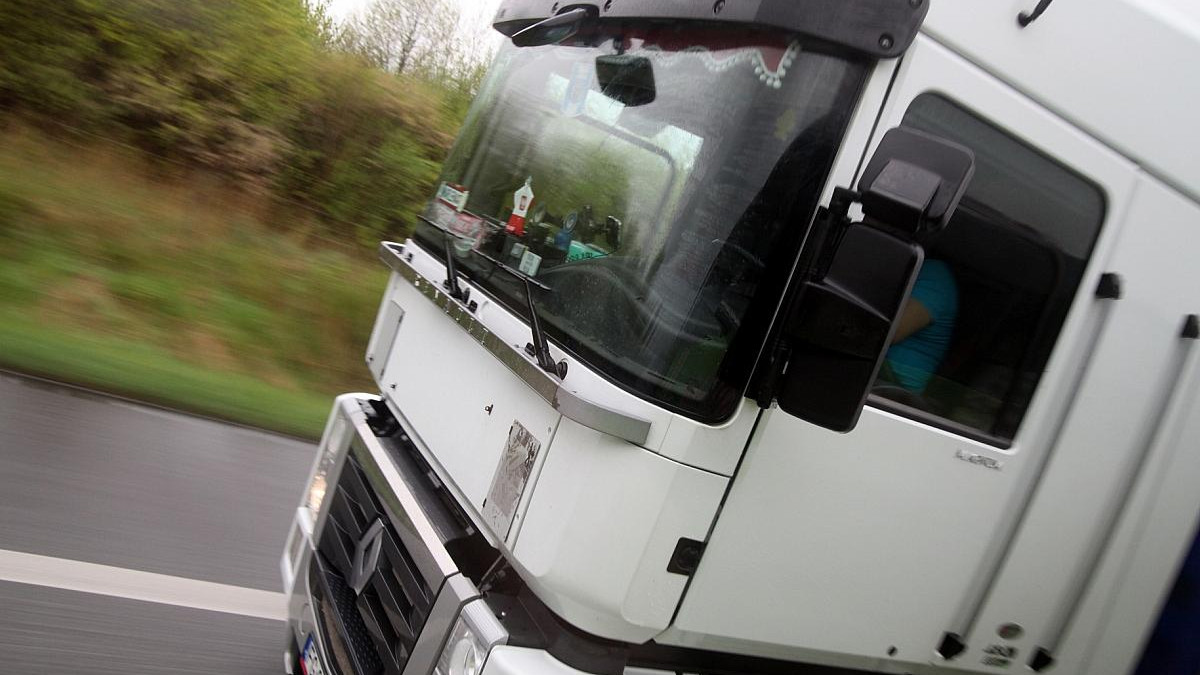 Verkehr: Sturm: Runter Vom S Und Vorsicht Beim Überholen Von Lkw