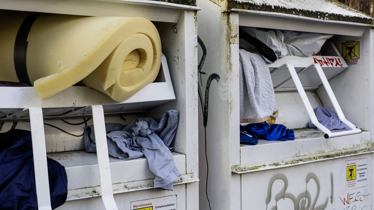 Kleiderkammer-in-Not-M-ll-statt-Hilfe