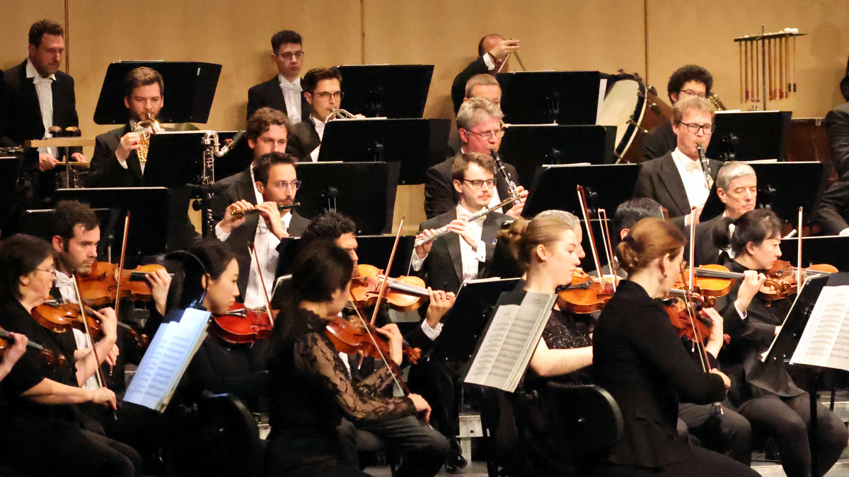 Es-ist-Tradition-Neujahrskonzert-mit-dem-Braunschweiger-Staatsorchester