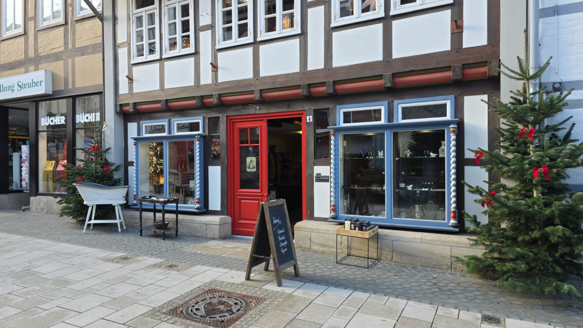 Nach-Umzug-Dieser-Laden-feiert-heute-Neuer-ffnung