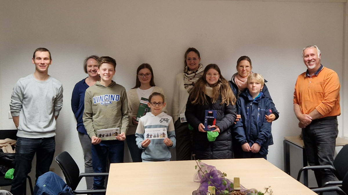 Stadtradeln-2025-Gewinner-nahmen-Preise-entgegen