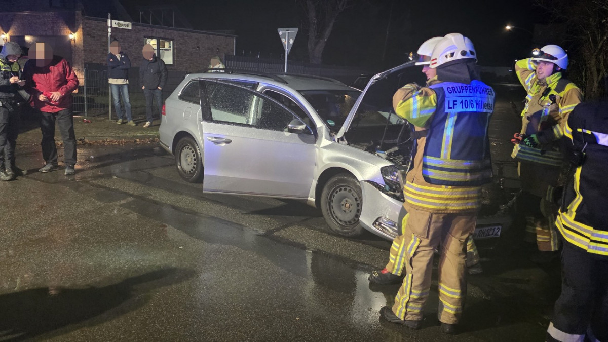 Kreuzungsunfall-am-Nachmittag-Mehrere-Verletzte-in-Hillerse