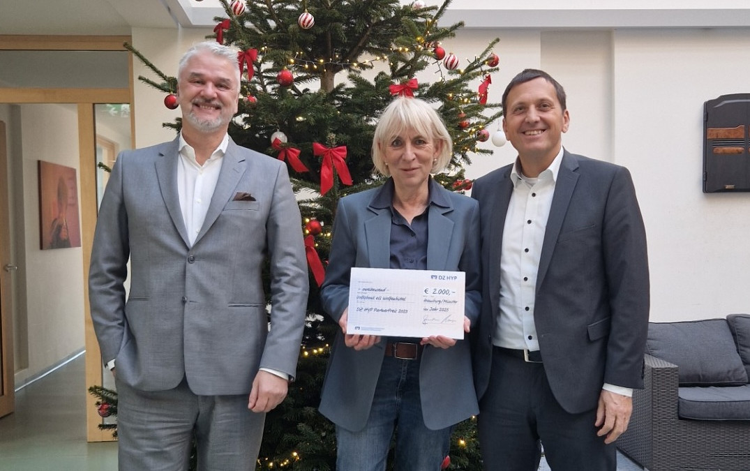 2-000-Euro-f-r-den-guten-Zweck-Volksbank-unterst-tzt-Stiftung